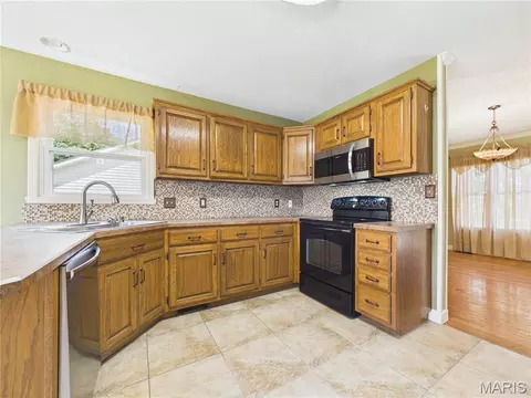 Kitchen - 721 Wedge Ln, Jackson, MO 63755 photo 2 of 4