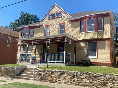 608-610 Center St, Hannibal, MO 63401