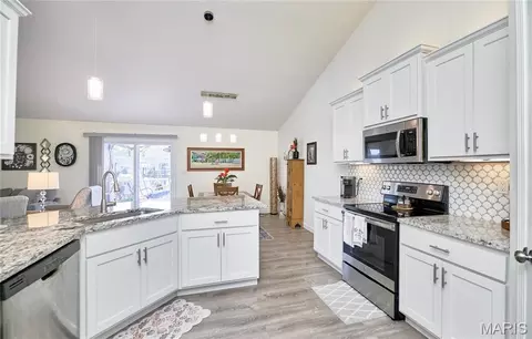 Kitchen - 108 Quail Creek Dr, Wright City, MO 63390 photo 3 of 4