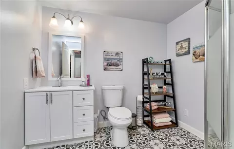 Bath - 108 Quail Creek Dr, Wright City, MO 63390 photo 4 of 5