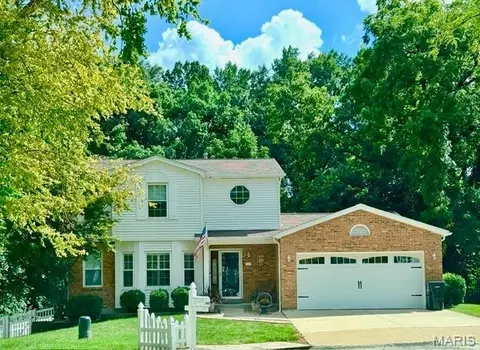 7660 Terri Lynn Dr, Saint Louis, MO 63123