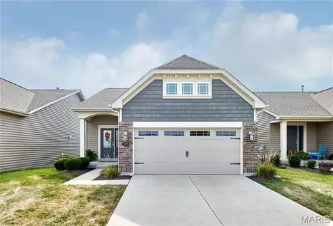 305 Copperfield Ct, Saint Charles, MO 63301