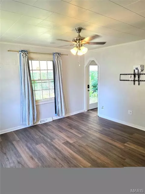 Living - 200 E 1st St, Rolla, MO 65401 photo 1 of 4
