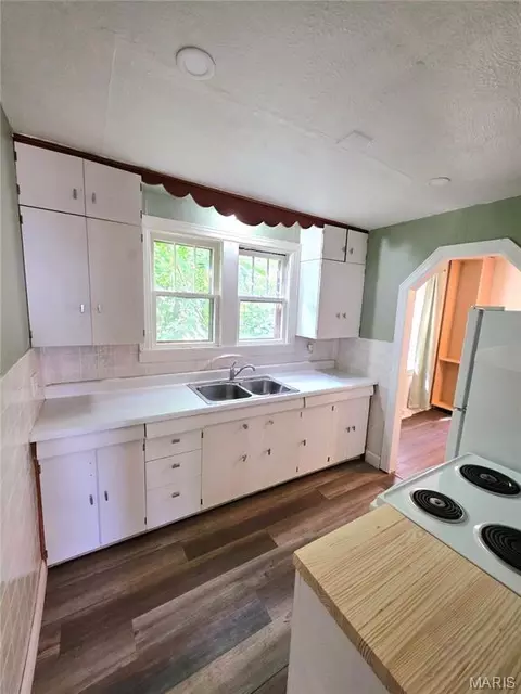 Kitchen - 200 E 1st St, Rolla, MO 65401 photo 2 of 3