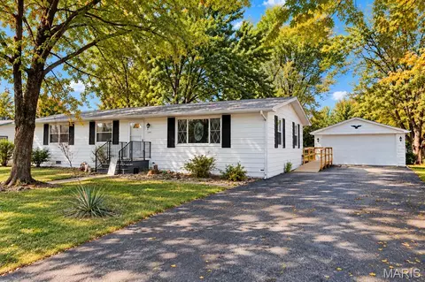 710 Rogers Dr, Freeburg, IL 62243