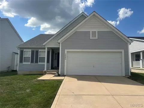 2046 Preston Woods Pkwy, Lake Saint Louis, MO 63367