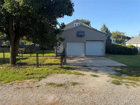 Exterior - 611 Clark St, Canton, MO 63435 photo 6 of 9