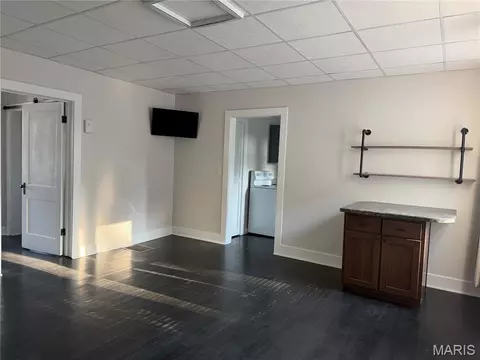 Living - 611 Clark St, Canton, MO 63435 photo 3 of 4