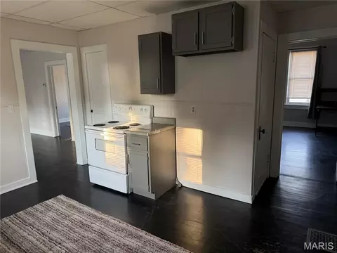 Entry Way - 611 Clark St, Canton, MO 63435 photo 1 of 3