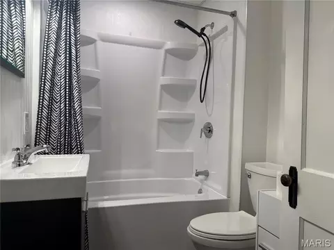 Bath - 611 Clark St, Canton, MO 63435 photo 1 of 1