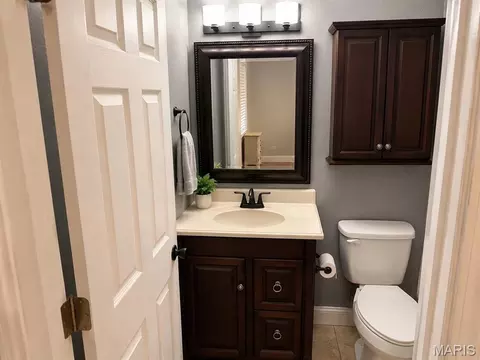 Bath - 405 Ackerman Pl, Troy, IL 62294 photo 2 of 2