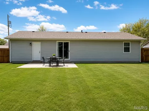 Exterior - 405 Ackerman Pl, Troy, IL 62294 photo 2 of 2