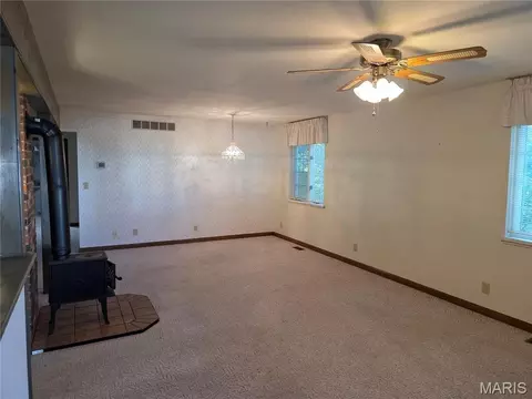 Living - 606 Greentree Rd, Rolla, MO 65401 photo 3 of 4