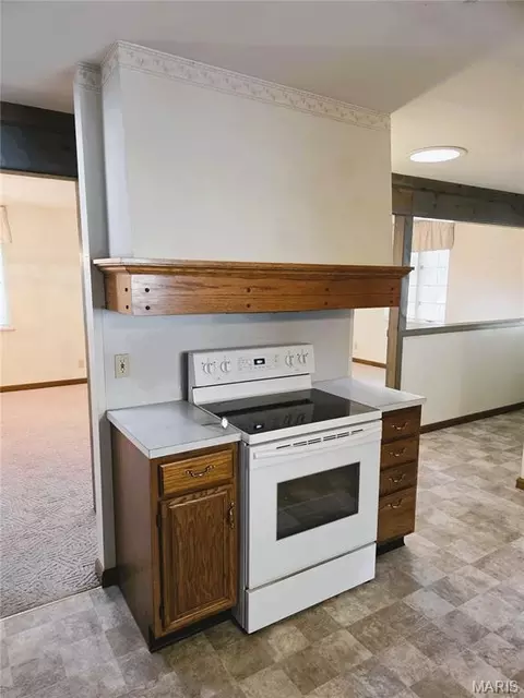 Kitchen - 606 Greentree Rd, Rolla, MO 65401 photo 5 of 6