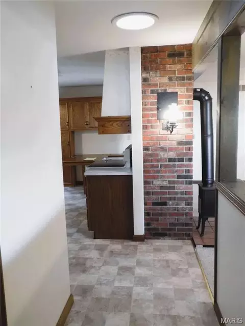 Entry Way - 606 Greentree Rd, Rolla, MO 65401 photo 2 of 3