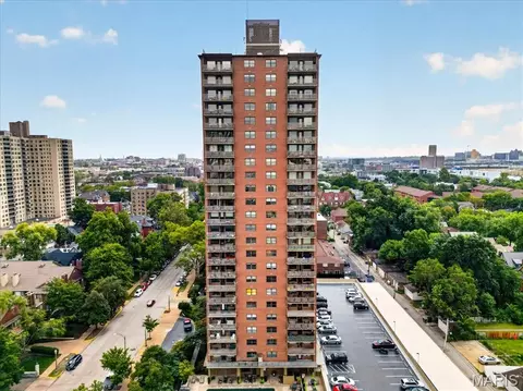 4466 W Pine Blvd #14C, Saint Louis, MO 63108