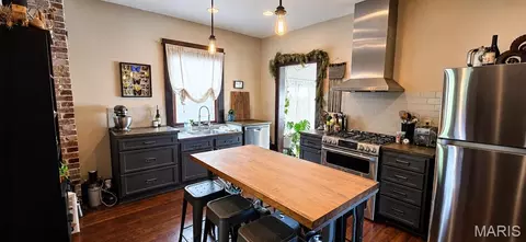 Kitchen - 1600 Koch Rd, O'fallon, MO 63366 photo 3 of 5