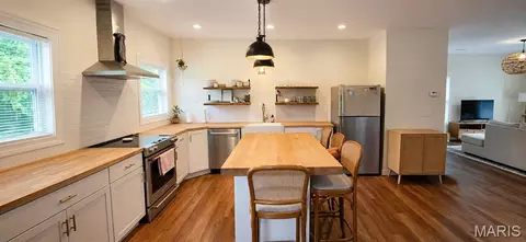 Kitchen - 1600 Koch Rd, O'fallon, MO 63366 photo 4 of 5