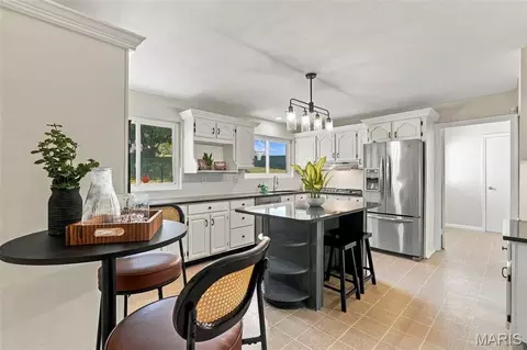 Kitchen - 1009 Spinoza Pl, Ballwin, MO 63011 photo 2 of 2