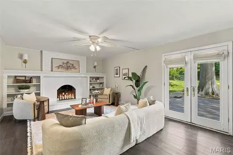 Living - 1009 Spinoza Pl, Ballwin, MO 63011 photo 3 of 3