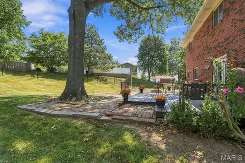 Exterior - 1009 Spinoza Pl, Ballwin, MO 63011 photo 3 of 6