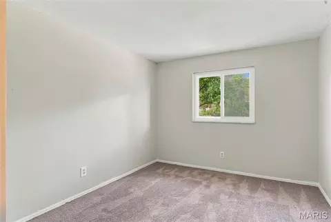 Bedroom - 1009 Spinoza Pl, Ballwin, MO 63011 photo 4 of 6