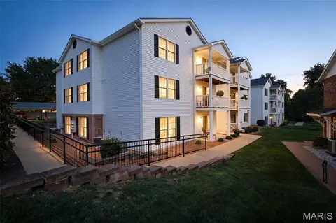 2562 Coppergate Square Dr #A, Saint Louis, MO 63129