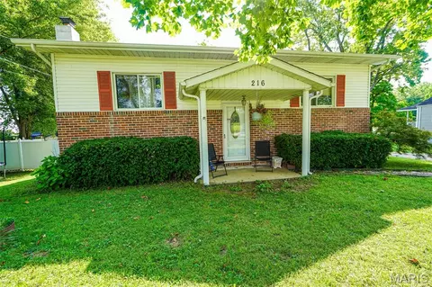 216 S Henderson St, Park Hills, MO 63601