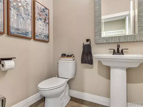 Bath - 600 Covington Dr, Waterloo, IL 62298 photo 3 of 6