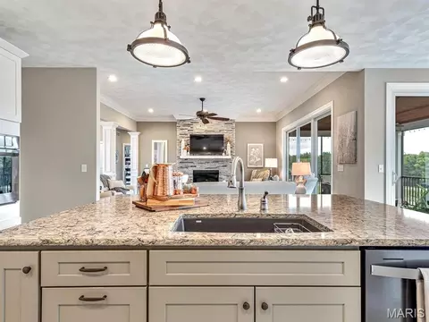 Kitchen - 600 Covington Dr, Waterloo, IL 62298 photo 6 of 8