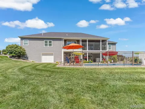 Exterior - 600 Covington Dr, Waterloo, IL 62298 photo 12 of 15