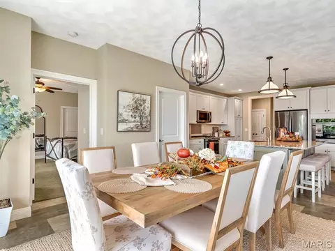 Dining - 600 Covington Dr, Waterloo, IL 62298 photo 6 of 7