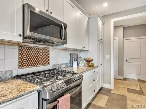 Kitchen - 600 Covington Dr, Waterloo, IL 62298 photo 5 of 8