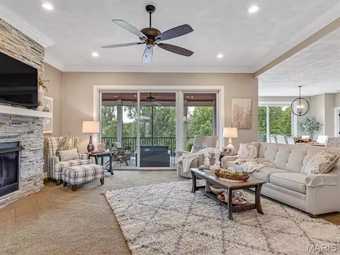 Living - 600 Covington Dr, Waterloo, IL 62298 photo 2 of 8