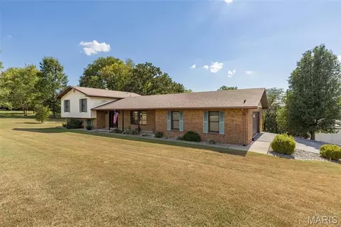 Exterior - 1559 Saddle Dr, Festus, MO 63028 photo 4 of 10