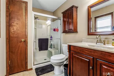 Bath - 1559 Saddle Dr, Festus, MO 63028 photo 3 of 5