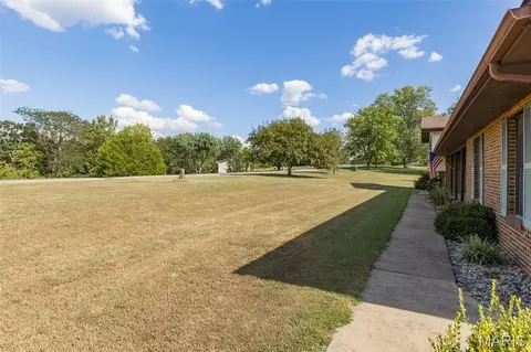 Exterior - 1559 Saddle Dr, Festus, MO 63028 photo 5 of 10