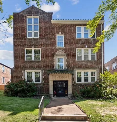 7532 Byron Pl #2, Clayton, MO 63105