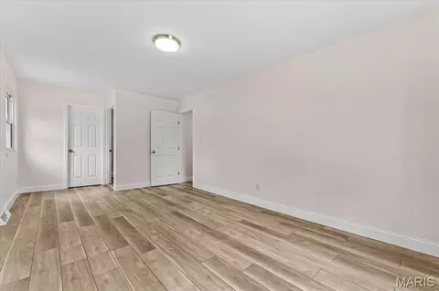 Bedroom - 1319 Springfield Dr, Belleville, IL 62221 photo 1 of 7