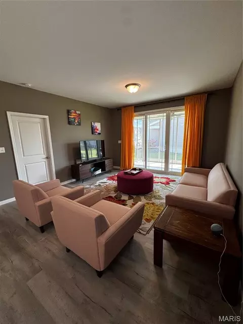 Living - 401 Copperfield Ct, Saint Charles, MO 63301 photo 2 of 3
