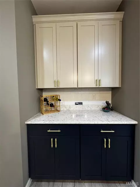 Kitchen - 401 Copperfield Ct, Saint Charles, MO 63301 photo 2 of 4