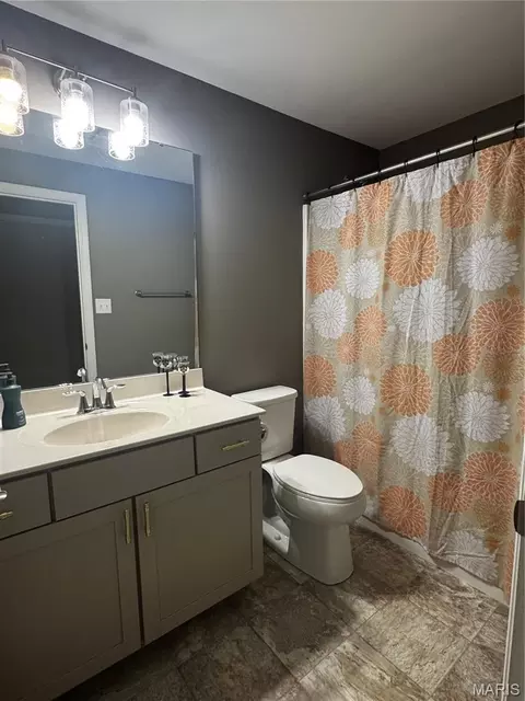 Bath - 401 Copperfield Ct, Saint Charles, MO 63301 photo 6 of 6