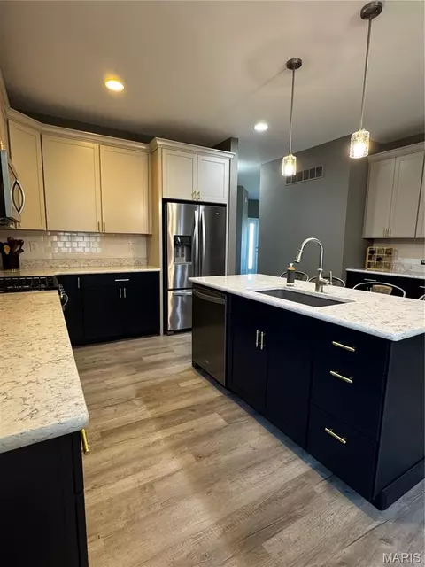 Kitchen - 401 Copperfield Ct, Saint Charles, MO 63301 photo 4 of 4