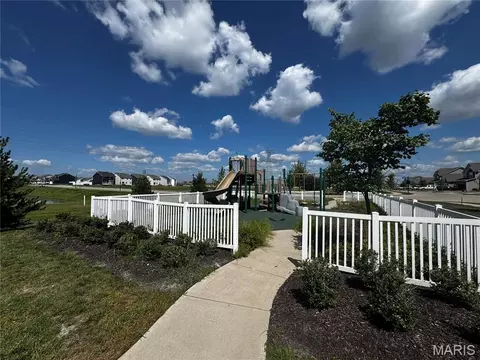 Exterior - 401 Copperfield Ct, Saint Charles, MO 63301 photo 4 of 7