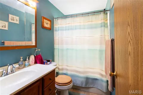Bath - 210 E 3rd St, De Soto, MO 63020 photo 1 of 1