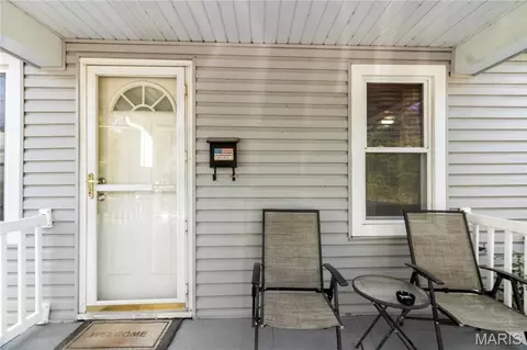 Exterior - 210 E 3rd St, De Soto, MO 63020 photo 2 of 4