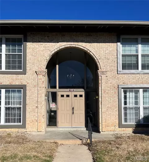 3159 Carefree Ln #H, Florissant, MO 63033