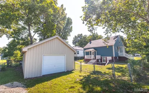 Exterior - 100 S Elm, Rolla, MO 65401 photo 9 of 10
