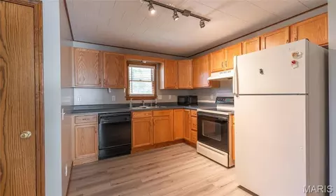 Kitchen - 100 S Elm, Rolla, MO 65401 photo 1 of 4