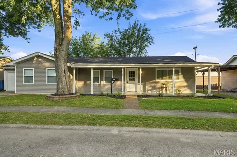 2528 Reveres Rte, Granite City, IL 62040